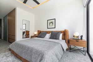 1 bedroom, desk, iron/ironing board, WiFi