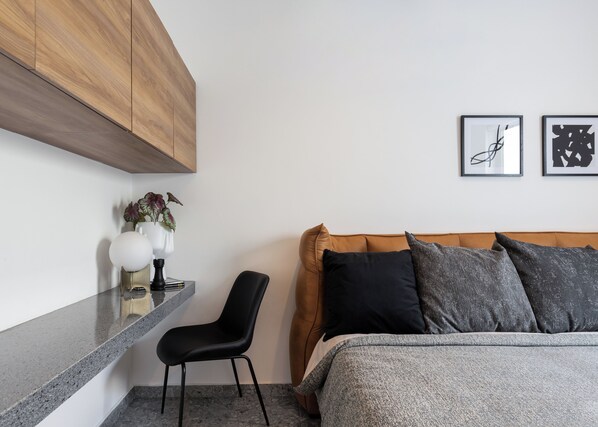 1 bedroom, desk, iron/ironing board, WiFi