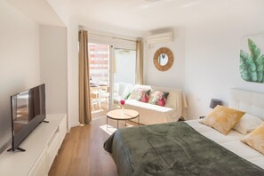 1 chambre, fer et planche à repasser, lit parapluie, Wi-Fi