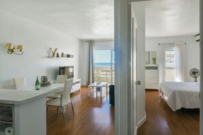 1 bedroom, iron/ironing board, travel cot, free WiFi