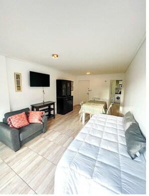1 habitación, wifi y ropa de cama