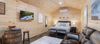 Seneca Hideaway/Sunken Vessel/Hot Tub