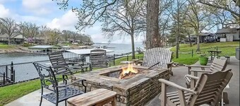 Compound on Lake - Gameroom/Dock/Pool/Hot tub - Sleeps 37