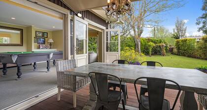 A Ray of Sunshine - Manly Holiday Home