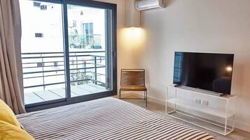 1 habitación, tabla de planchar con plancha, wifi y ropa de cama