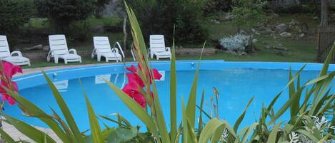 Piscina externa sazonal