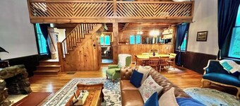 Old School 7 - Charming 2-bedroom historic home in welcoming Mansfield