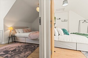 4 makuuhuonetta, silitysrauta/-lauta, Wi-Fi, vuodevaatteet