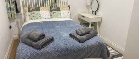 Apartamento | 1 dormitorio, tabla de planchar con plancha, wifi gratis y ropa de cama