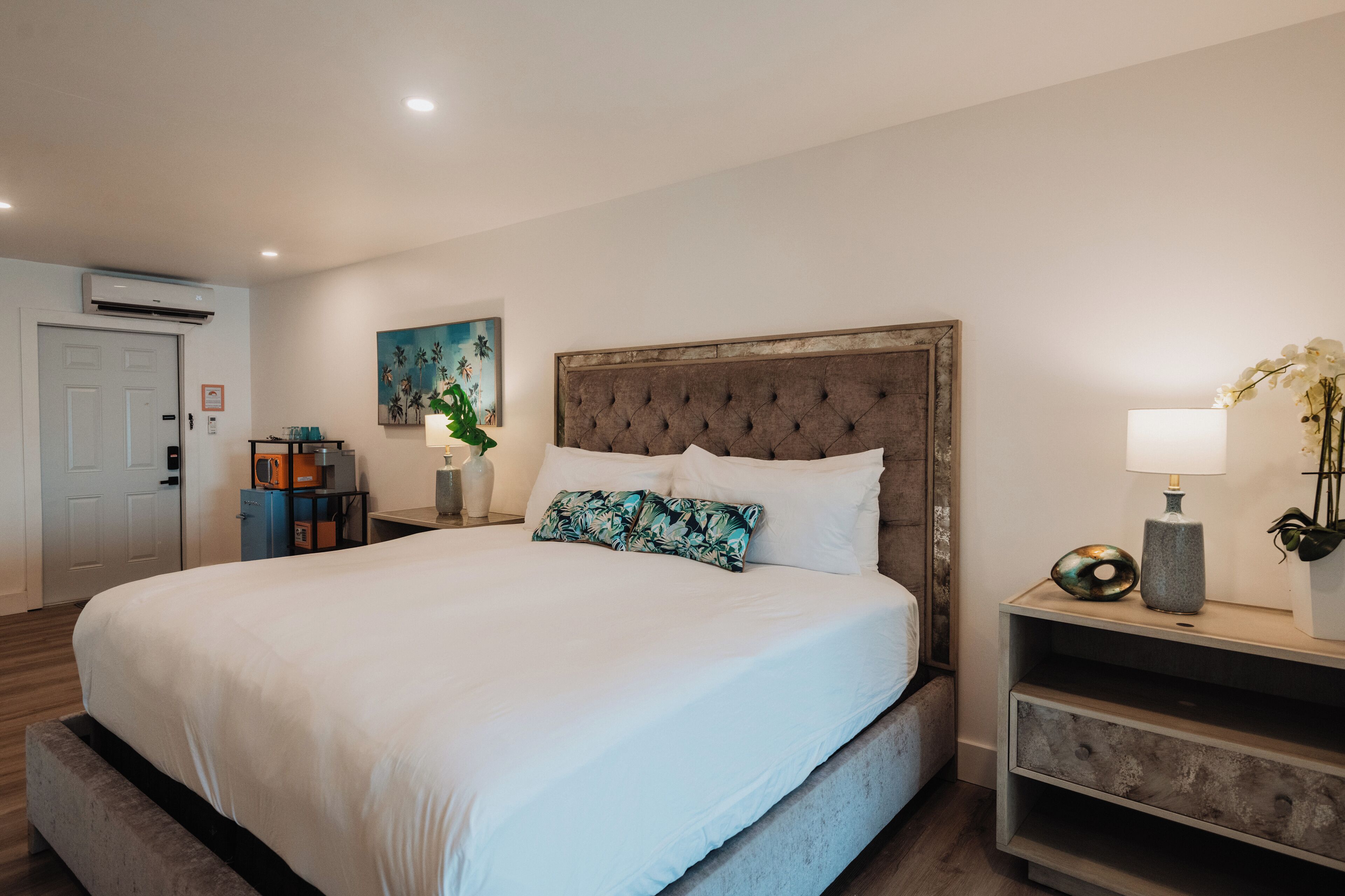 1 dormitorio, tabla de planchar con plancha, wifi y ropa de cama