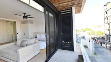 Studio – comfort, 1 kingsize-seng med sovesofa, balkong, byutsikt | Balkong