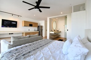 1 bedroom, in-room safe, free WiFi, bed sheets