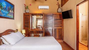 1 habitación, escritorio, wifi y ropa de cama