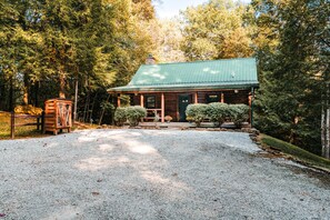 Exterior - Summit Point - Cozy & Secluded Getaway - Heart of Hocking Hills (Rockbridge)