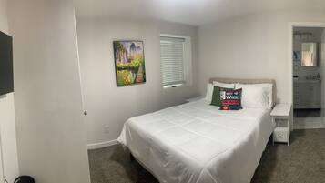 3 bedrooms, desk, iron/ironing board, WiFi