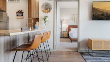 2 bedrooms, desk, iron/ironing board, travel crib