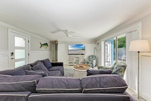 Ferienhaus, Mehrere Betten (Anna Maria Island Blue Bella Bliss - ) | Wohnbereich