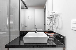 Comfort Apartment | Bathroom