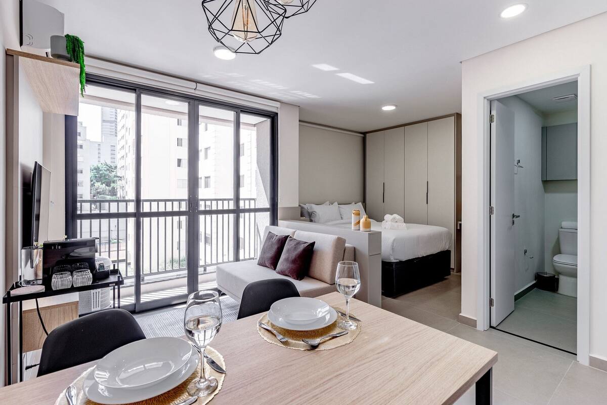 Apartment | Ruang kerja komputer riba, Wi-fi percuma