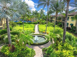 Property grounds - Chic 2 bed resort, 3 pools, lazyriver, walk to 5th Ave restaurants in fab Naples (Naples)