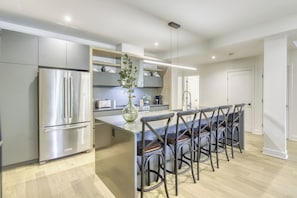 Design-Apartment, 3 Schlafzimmer, Bergblick | Eigene Küche | Großer Kühlschrank, Mikrowelle, Ofen, Herdplatte