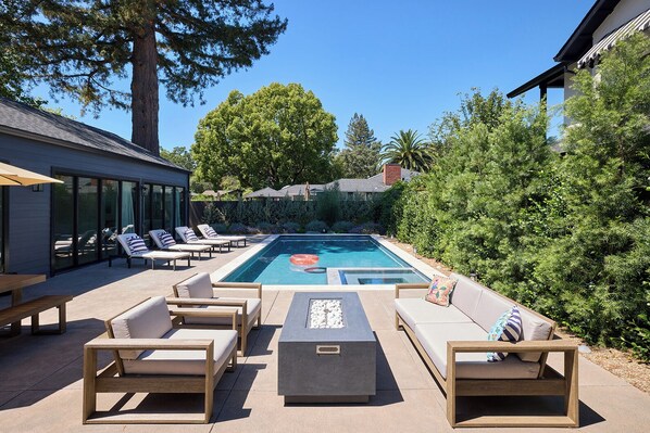 Piscina externa, piscina aquecida