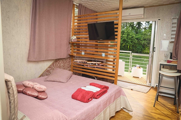 1 soverom, skrivebord, wi-fi og sengetøy