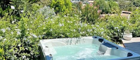 Baignoire à remous extérieure