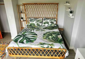 1 bedroom, desk, iron/ironing board, WiFi