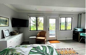 1 bedroom, desk, iron/ironing board, WiFi