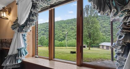 NEW LISTING! Bear Paw Cottage- 12 mins to Seneca Rocks