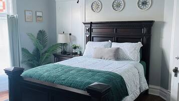 3 habitaciones, escritorio, tabla de planchar con plancha y wifi gratis