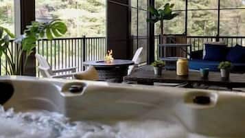 Bain à remous extérieur