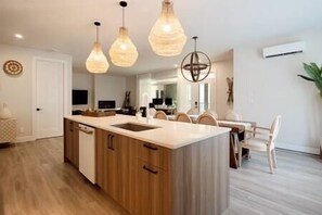 Dining - Zen & Luxurious-Spa-Ski-Feu (Orford)