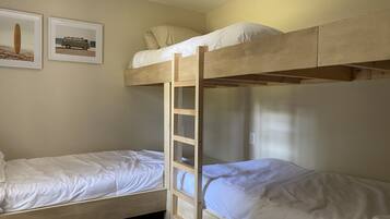 2 dormitorios, tabla de planchar con plancha, wifi y ropa de cama
