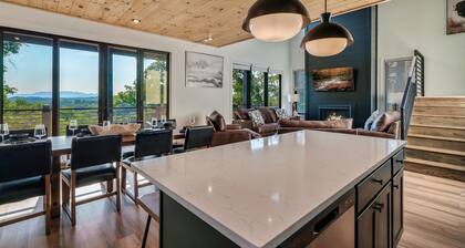 NEW Heated Pool & Theater Luxury Getaway|Mtn Views