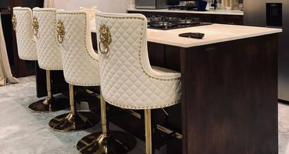 Charming 2-bedroom apartment in wonderful Val'Quirico with WiFi. Pet Friendly.