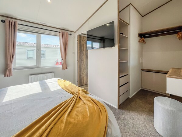 2 bedrooms, free WiFi, bed sheets - 2 bedroom accommodation in Southerness (Southerness)