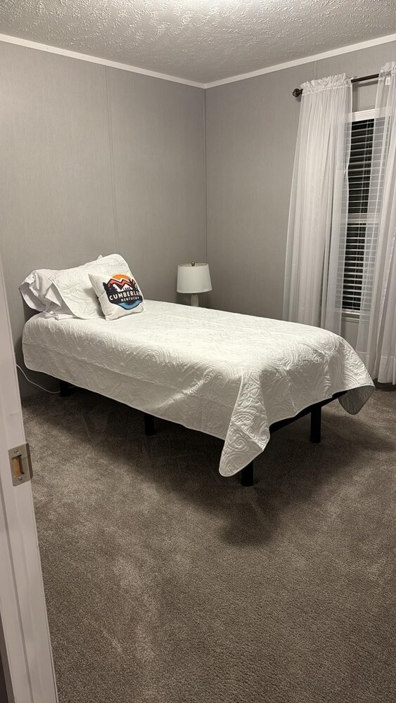 Charming 3bedroom home Nancy just Minutes to Lee’s Ford Marina