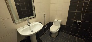 Towels, soap, shampoo, toilet paper