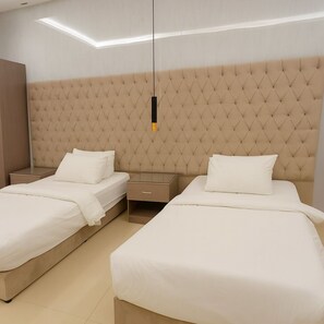 1 bedroom, hypo-allergenic bedding, memory-foam beds