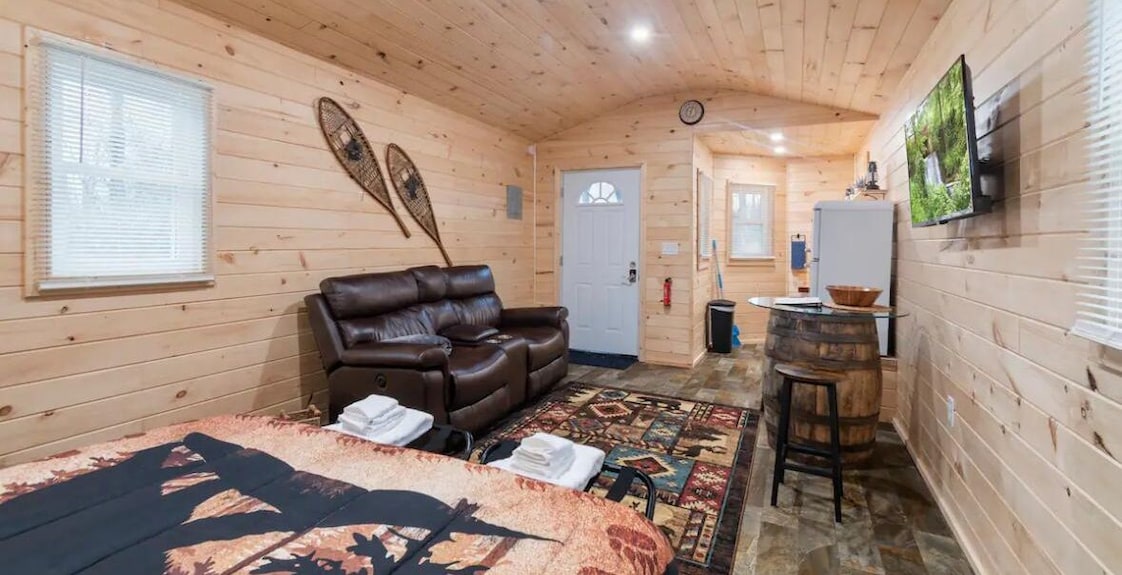 Seneca Hideaway/rustic Hunters Cabin/hot Tub - Finger Lakes, NY