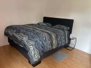 3 Schlafzimmer, Bügeleisen/Bügelbrett, WLAN, Bettwäsche