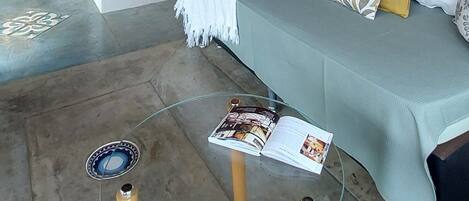 تلفزيون ذكي، كُتُب