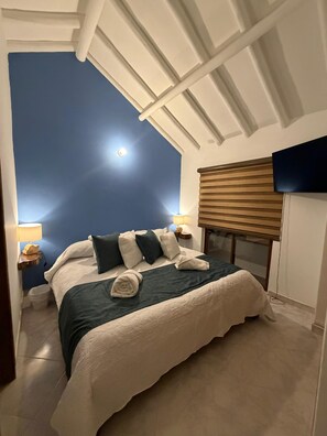 Standard Studio | Premium bedding, down comforters, desk, laptop workspace - Hotel Boutique Cenit (Villa de Leyva)