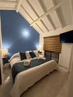 Standard Double Room | Premium bedding, down comforters, desk, laptop workspace