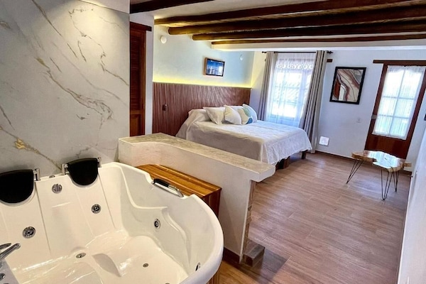 1 bedroom, premium bedding, down duvets, blackout curtains
