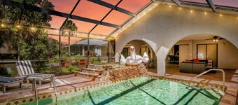 Pool, Hot Tub, Fire Pit & Beach Gear!