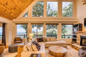 Smart TV, fireplace, video games, table tennis