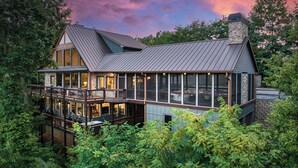 Unclassified image, 3 of 71, button - Breathtaking Views-Ping Pong-Video Games- Hot Tub (Blue Ridge)